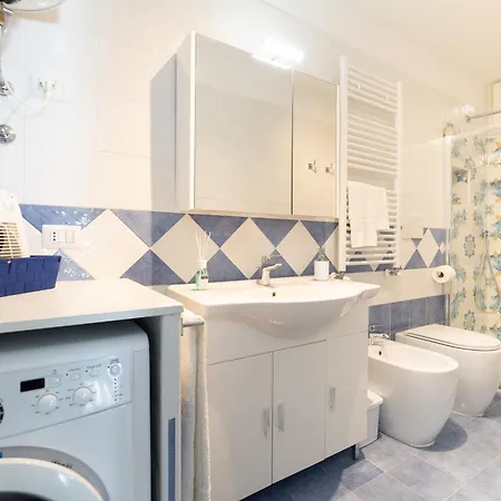 A Due Passi Dal Mare *