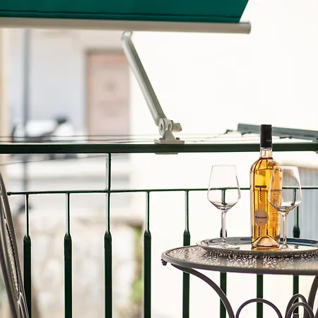 A Due Passi Dal Mare Apartment *